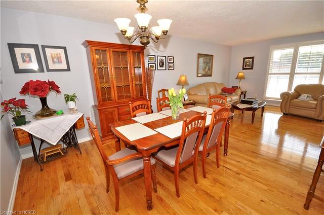 298 Rancier St, House detached with 3 bedrooms, 2 bathrooms and 5 parking in North Bay ON | Image 3