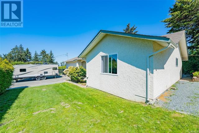 7536 Andrea Cres, House detached with 3 bedrooms, 3 bathrooms and 6 parking in Lantzville BC | Image 56