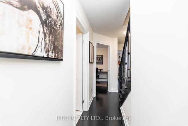 2166 Bayview Ave, Townhouse with 3 bedrooms, 3 bathrooms and 2 parking in Toronto ON | Image 4