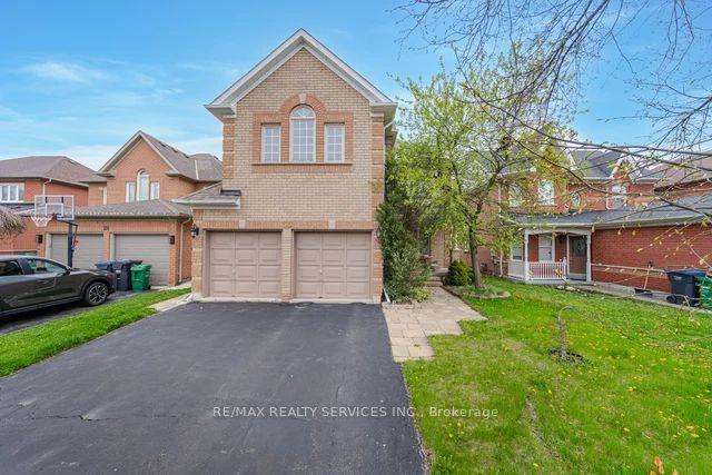 30 Rainforest Dr, House detached with 3 bedrooms, 3 bathrooms and 6 parking in Brampton ON | Image 1