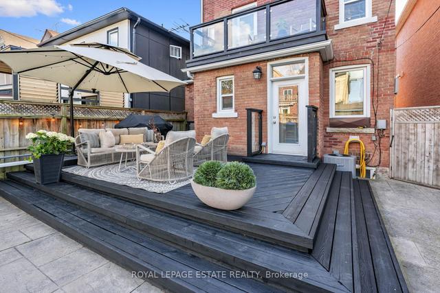 49 Kenilworth Ave, House detached with 4 bedrooms, 3 bathrooms and 2 parking in Toronto ON | Image 25