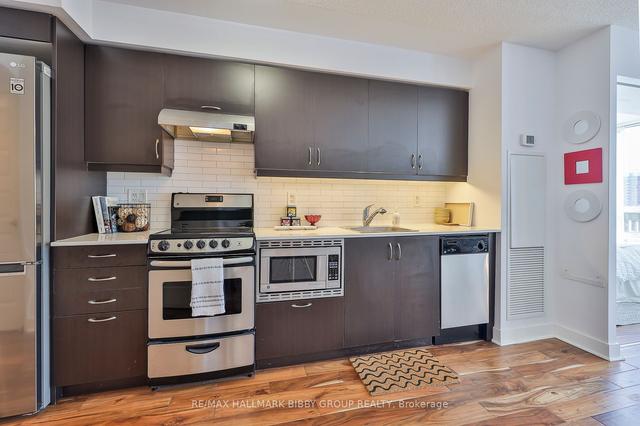 721 - 320 Richmond St E, Condo with 1 bedrooms, 1 bathrooms and 0 parking in Toronto ON | Image 3