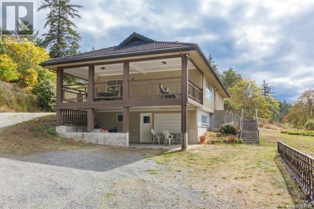 5621 West Saanich Rd, House detached with 7 bedrooms, 5 bathrooms and 10 parking in Saanich BC | Image 1