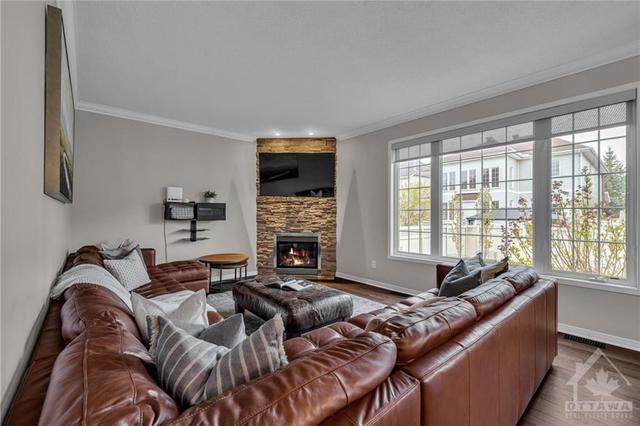 222 Hidden Meadow Ave, House detached with 5 bedrooms, 4 bathrooms and 6 parking in Ottawa ON | Image 6