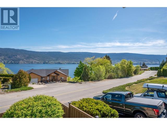 5709 Impett Pl, House detached with 4 bedrooms, 3 bathrooms and 1 parking in Summerland BC | Image 1