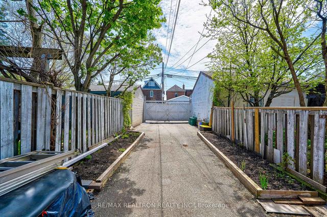 91 Yarmouth Rd, House attached with 3 bedrooms, 3 bathrooms and 3 parking in Toronto ON | Image 32