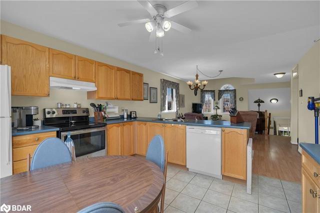 32 Dunsmore Lane, House detached with 4 bedrooms, 3 bathrooms and 6 parking in Barrie ON | Image 8