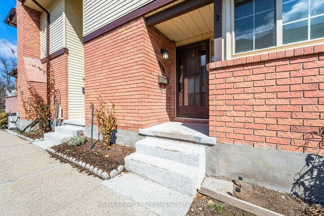 6 - 236 Kingswood Dr, Townhouse with 3 bedrooms, 3 bathrooms and 2 parking in Kitchener ON | Image 12