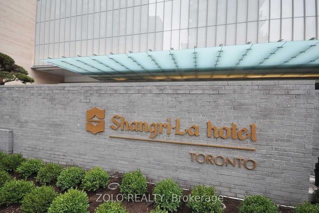 5505 - 180 University Ave, Condo with 1 bedrooms, 1 bathrooms and 1 parking in Toronto ON | Image 12