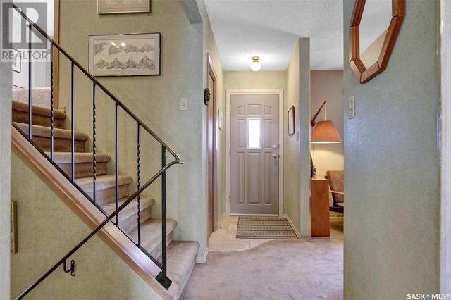 74 Cooper Cres, House detached with 4 bedrooms, 2 bathrooms and null parking in Regina SK | Image 3