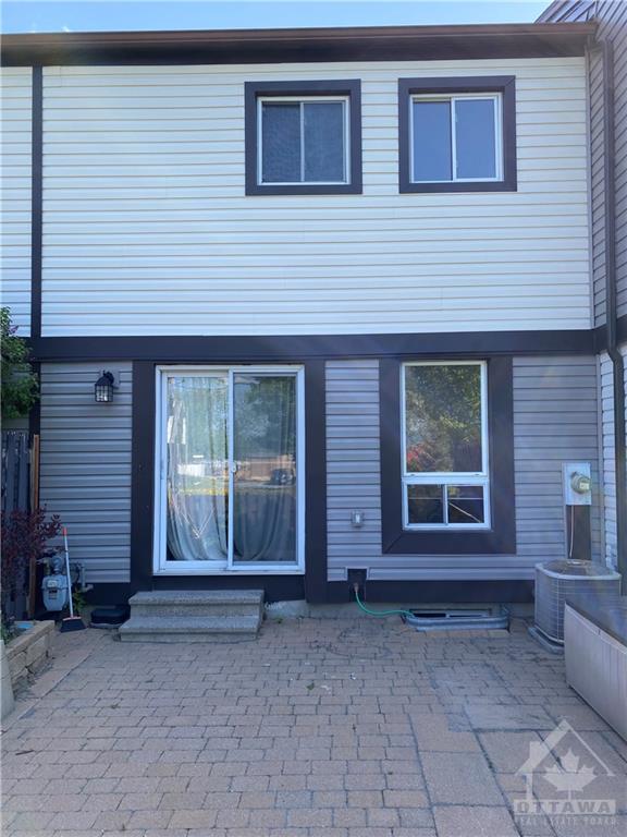 3504 Aladdin Lane, Townhouse with 3 bedrooms, 2 bathrooms and 1 parking in Ottawa ON | Image 25