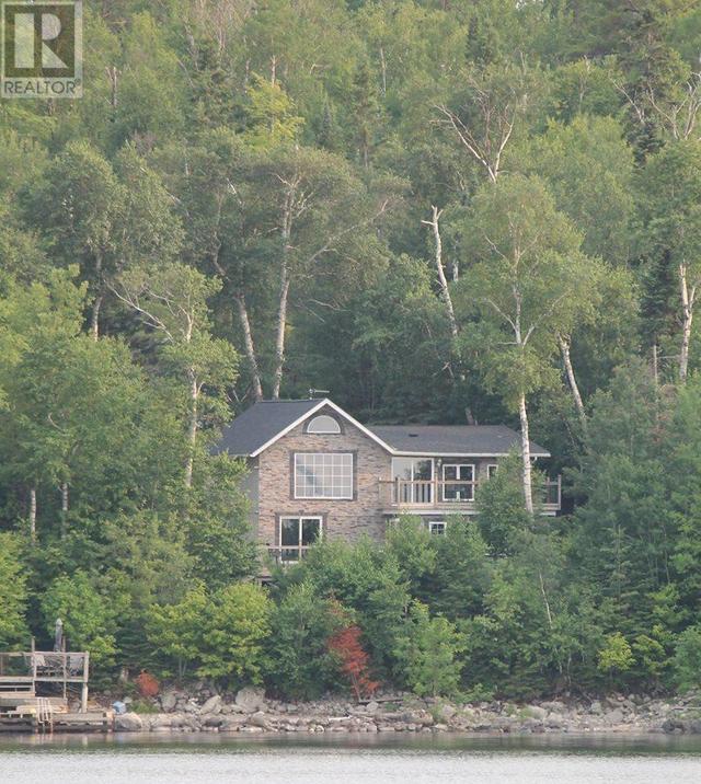 402c Reef Point Rd, House detached with 2 bedrooms, 2 bathrooms and null parking in Rainy River, Unorganized ON | Image 2