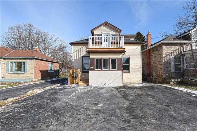 209 Dundas St N, House detached with 4 bedrooms, 2 bathrooms and 3 parking in Cambridge ON | Image 2