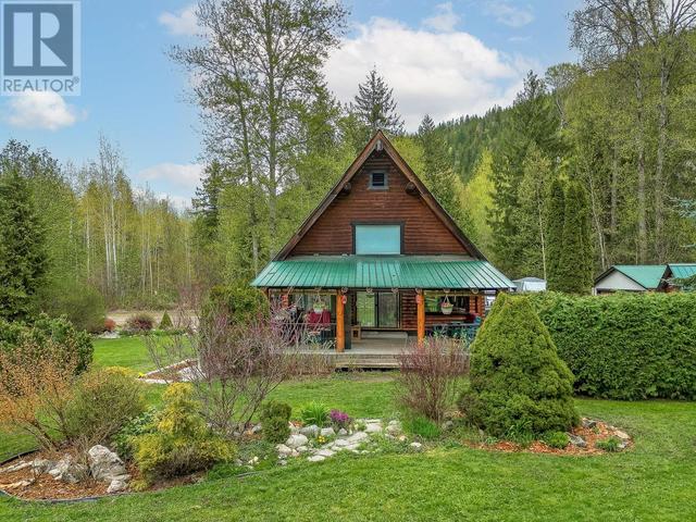 2370 Trans Canada Highway, House detached with 2 bedrooms, 1 bathrooms and 20 parking in Columbia Shuswap E BC | Image 65