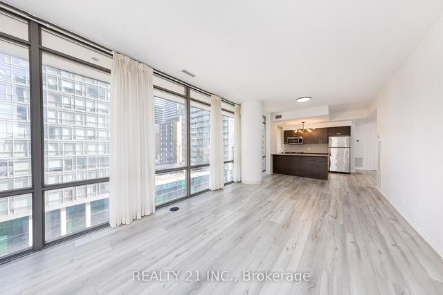 605 - 832 Bay St, Condo with 2 bedrooms, 2 bathrooms and 1 parking in Toronto ON | Image 21