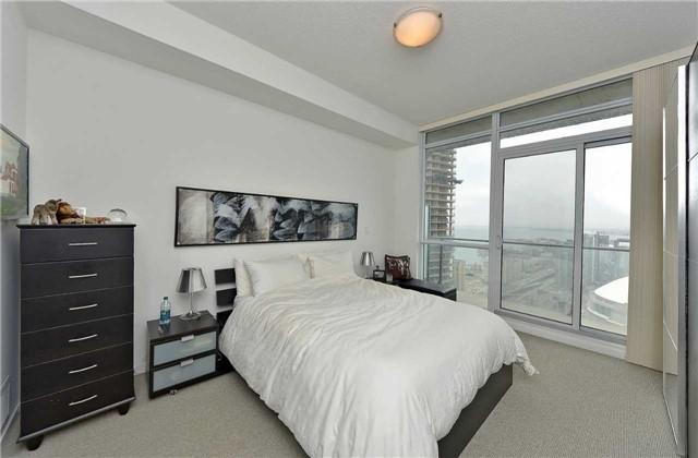 5302 - 65 Bremner Blvd, Condo with 2 bedrooms, 3 bathrooms and 1 parking in Toronto ON | Image 10