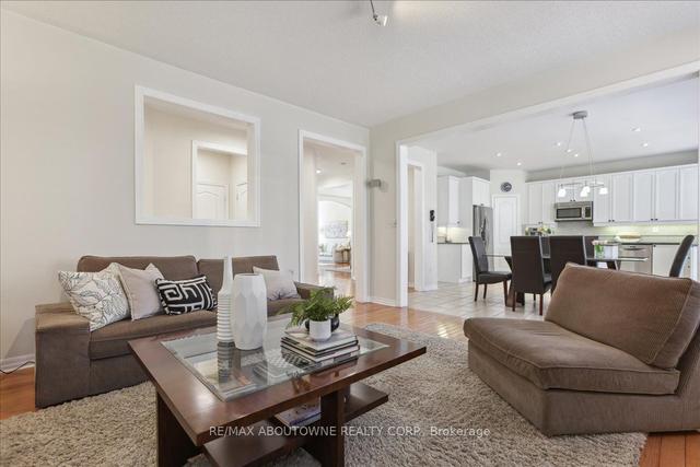 2238 Canonridge Cir, House detached with 4 bedrooms, 5 bathrooms and 4 parking in Oakville ON | Image 7