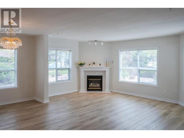 106 - 2245 Atkinson St, Condo with 2 bedrooms, 2 bathrooms and 1 parking in Penticton BC | Image 5