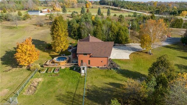 402043 Grey Road 4, House detached with 3 bedrooms, 2 bathrooms and 12 parking in West Grey ON | Image 32