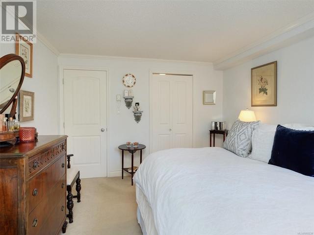 214 - 1560 Hillside Ave, Condo with 2 bedrooms, 2 bathrooms and 1 parking in Victoria BC | Image 11
