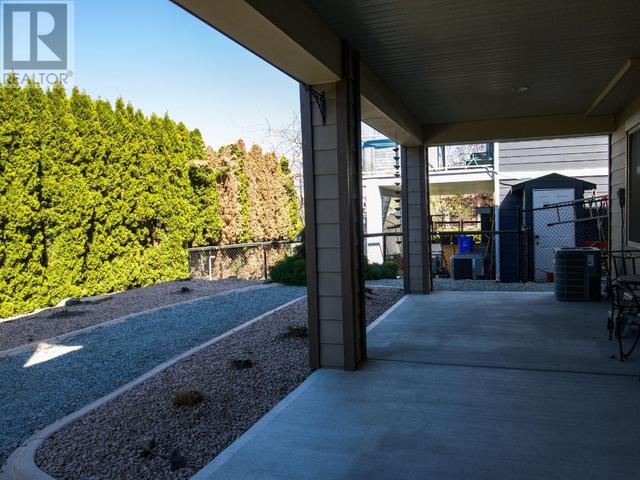 570 Gowen Pl, House detached with 4 bedrooms, 2 bathrooms and 2 parking in Kelowna BC | Image 9