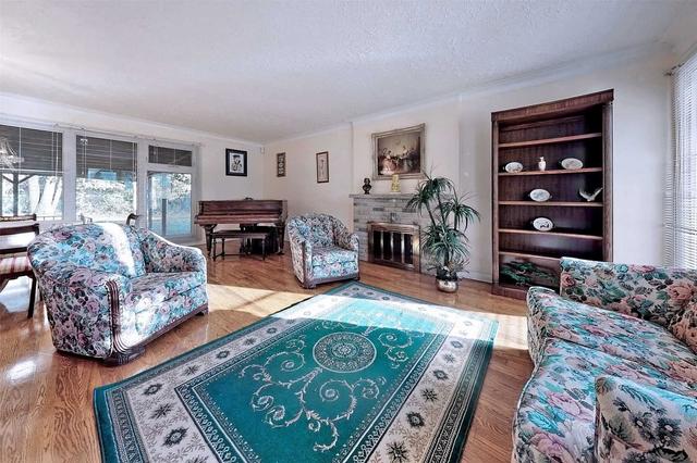 2621 Bayview Ave, House detached with 3 bedrooms, 3 bathrooms and 6 parking in Toronto ON | Image 16