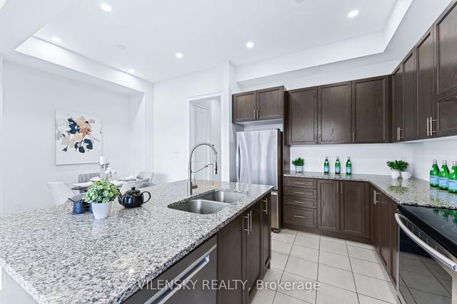 8 Latchford Ln, House semidetached with 4 bedrooms, 5 bathrooms and 2 parking in Richmond Hill ON | Image 4