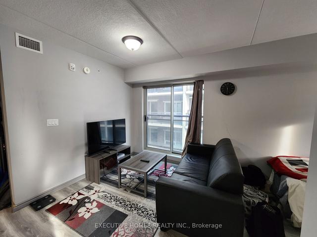 405 - 275 Larch St, Condo with 2 bedrooms, 2 bathrooms and 0 parking in Waterloo ON | Image 4