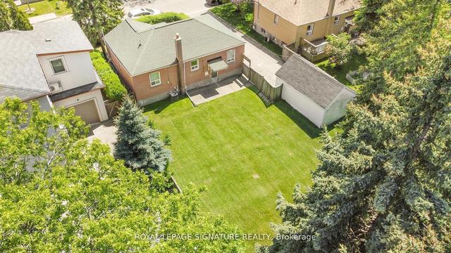 12 Verwood Ave, House detached with 3 bedrooms, 1 bathrooms and 7 parking in Toronto ON | Image 24