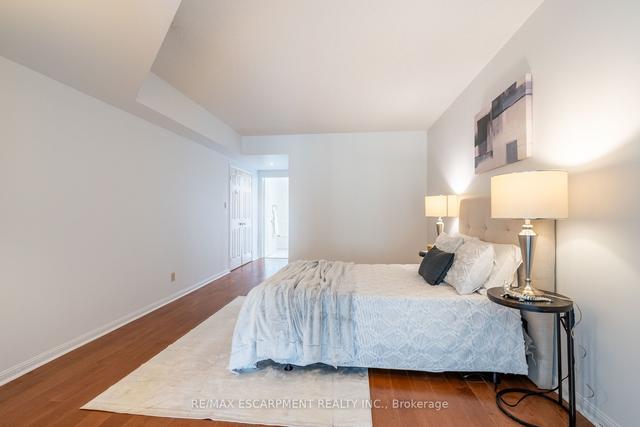 303 - 415 Locust St, Condo with 1 bedrooms, 2 bathrooms and 1 parking in Burlington ON | Image 9
