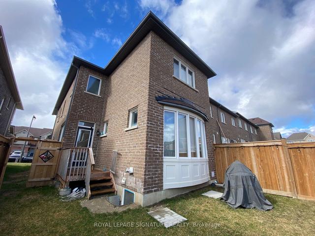 71 Phyllis Dr, House attached with 3 bedrooms, 3 bathrooms and 3 parking in Caledon ON | Image 11