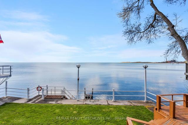 327a Lake Promenade, House detached with 4 bedrooms, 4 bathrooms and 6 parking in Toronto ON | Image 12