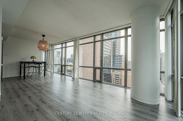 1707 - 38 Grenville St, Condo with 2 bedrooms, 2 bathrooms and 1 parking in Toronto ON | Image 3