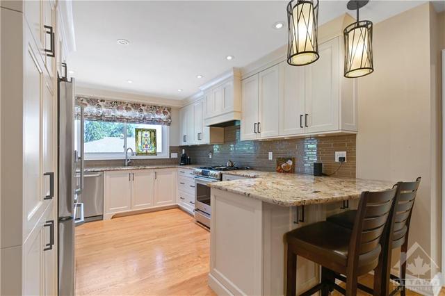 269 Roger Rd, House detached with 5 bedrooms, 4 bathrooms and 4 parking in Ottawa ON | Image 12