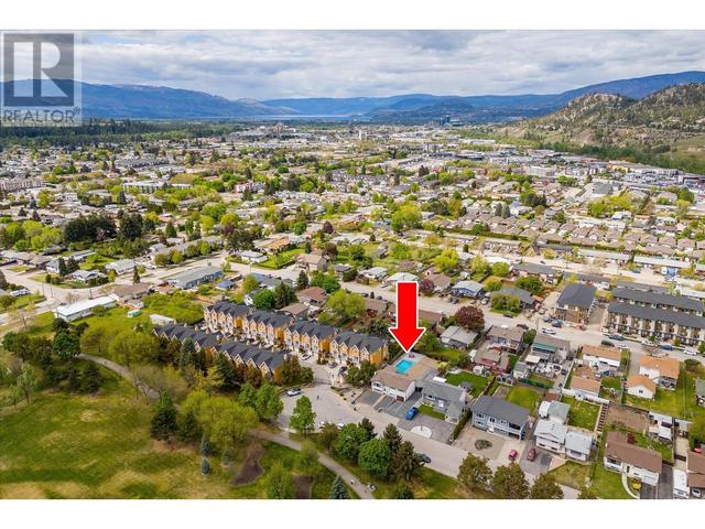 464 Mcphee St, House detached with 5 bedrooms, 2 bathrooms and 6 parking in Kelowna BC | Image 46