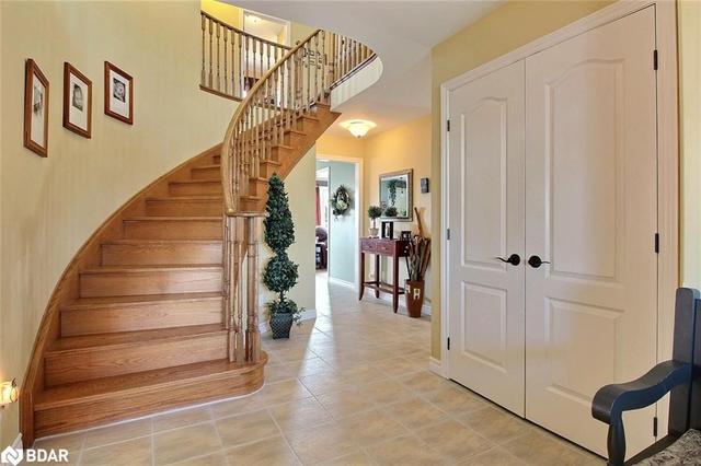 7 Essex Dr, House detached with 5 bedrooms, 3 bathrooms and 6 parking in Belleville ON | Image 3