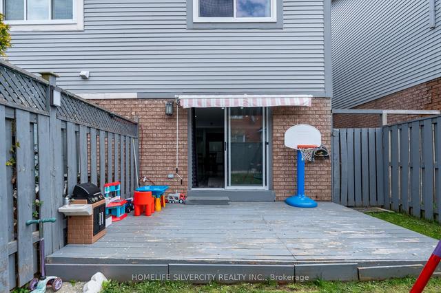 77 Ural Cir, House attached with 3 bedrooms, 3 bathrooms and 2 parking in Brampton ON | Image 35