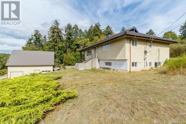 5621 West Saanich Rd, House detached with 7 bedrooms, 5 bathrooms and 10 parking in Saanich BC | Image 5