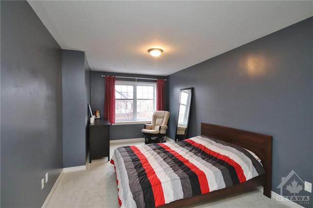 86 Selhurst Ave, Townhouse with 3 bedrooms, 3 bathrooms and 2 parking in Ottawa ON | Image 22