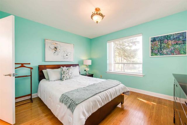 3715 St Clair Ave E, House detached with 3 bedrooms, 3 bathrooms and 2 parking in Toronto ON | Image 10