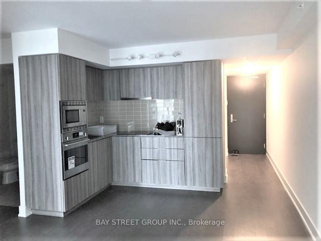 2119 - 955 Bay St, Condo with 1 bedrooms, 1 bathrooms and 0 parking in Toronto ON | Image 3