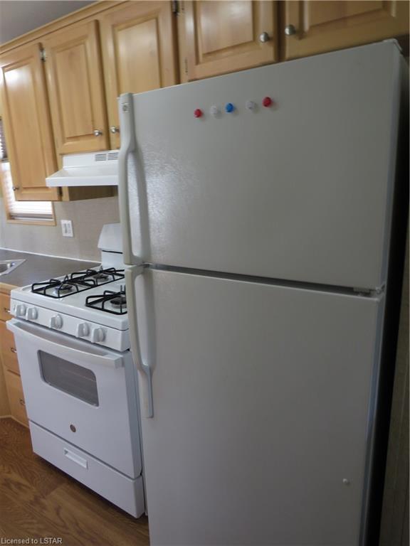 new gas stove, refrigerator | Image 16