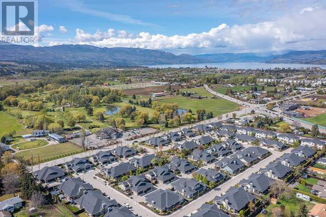 54 - 1960 Klo Rd, House attached with 3 bedrooms, 2 bathrooms and 2 parking in Kelowna BC | Image 52