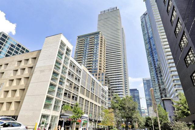 804 - 42 Charles St, Condo with 1 bedrooms, 1 bathrooms and 0 parking in Toronto ON | Image 1