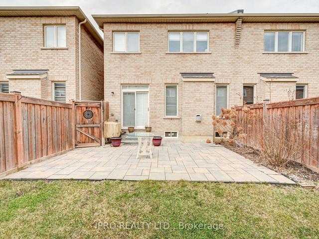 17 Trentonian St, House attached with 4 bedrooms, 3 bathrooms and 3 parking in Brampton ON | Image 35