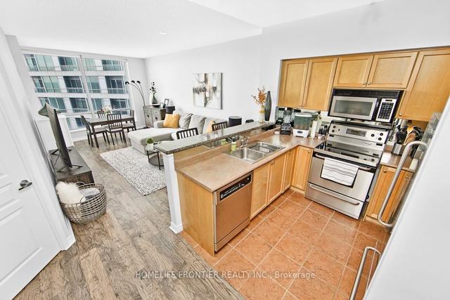 716 - 5 Marine Parade Dr, Condo with 1 bedrooms, 1 bathrooms and 1 parking in Toronto ON | Image 2