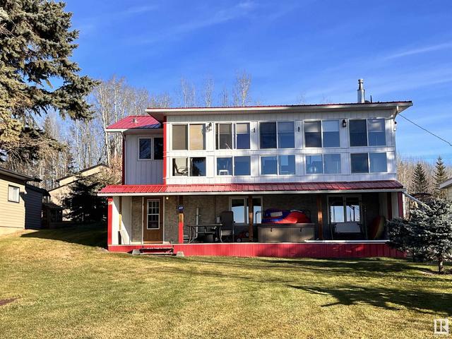 720 Willow Dr, House detached with 3 bedrooms, 2 bathrooms and null parking in Sunset Beach AB | Image 1