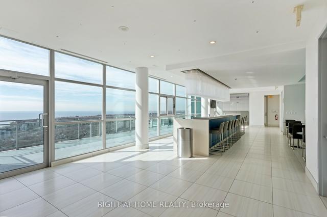 2521 - 165 Legion Rd N, Condo with 1 bedrooms, 1 bathrooms and 1 parking in Toronto ON | Image 25