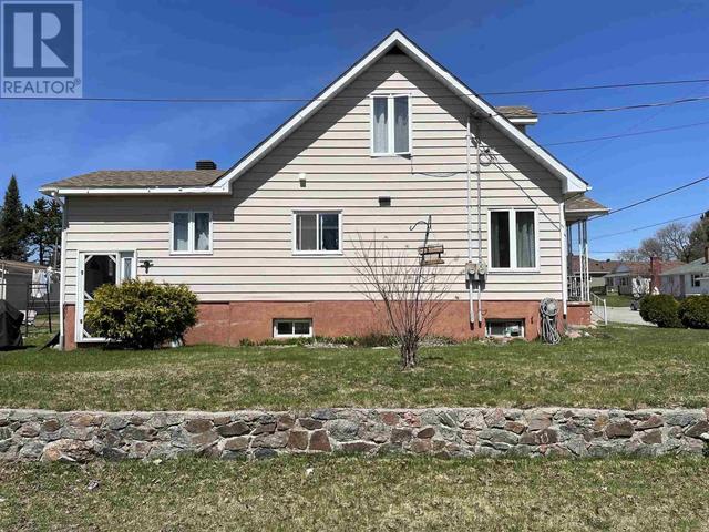 23 Connaught St, House detached with 3 bedrooms, 3 bathrooms and null parking in Chapleau ON | Image 37