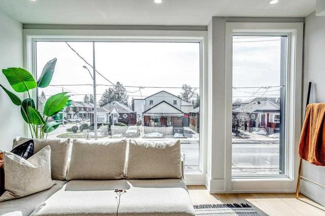 302b Cosburn Ave, House semidetached with 3 bedrooms, 4 bathrooms and 2 parking in Toronto ON | Image 35